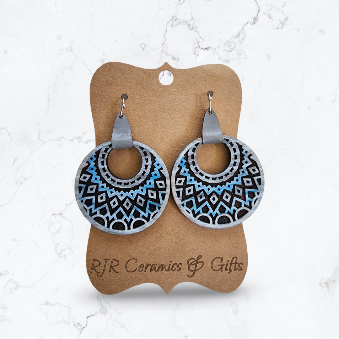 Cutout & Engraved Circle Mandala Earrings - Grey/Blue